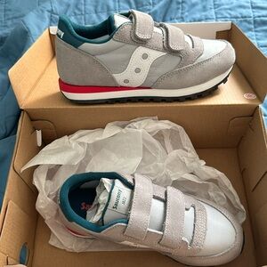 Size 13.5 saucony jazz sneakers